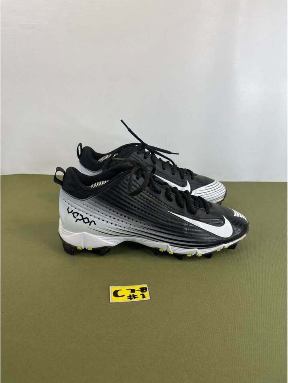 Nike Vapor Strike Low Baseball Cleats Black White Size 7 684698-010
